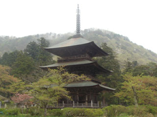 安久津八幡宮・三重塔