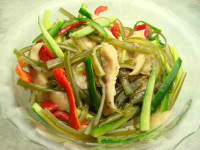 原木ムキタケ入りサラダ