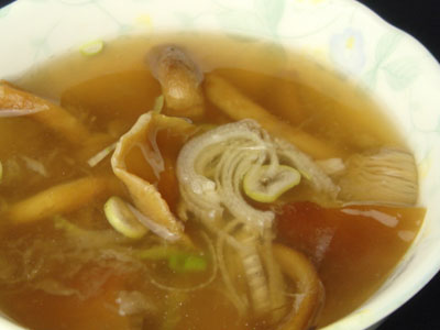 原木なめこスープ